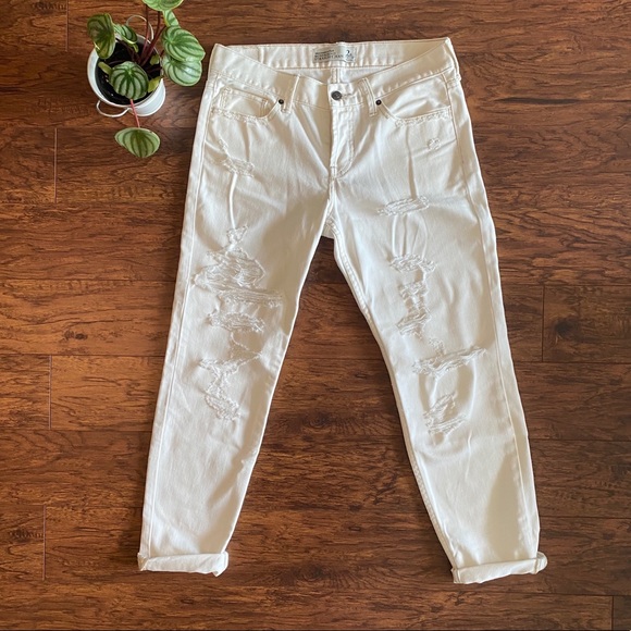🍂 A&F White Distressed Boyfriend Cropped Jeans - Picture 1 of 8